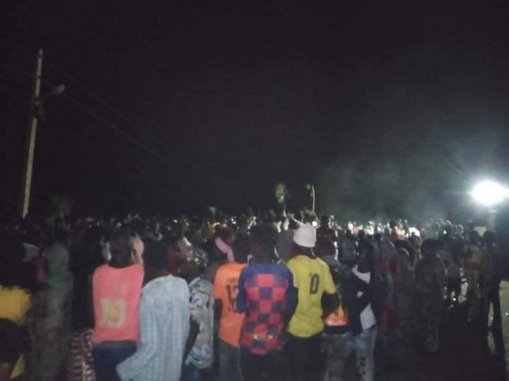 DengditA's tweet photo. Popular peaceful protests in Melut County continues for the 9th day consecutively.
#ProtectMalut
#SaveLives
#DefendTheEnvironment
#JoinMalutProtests https://t.co/H3qBr5oxnf