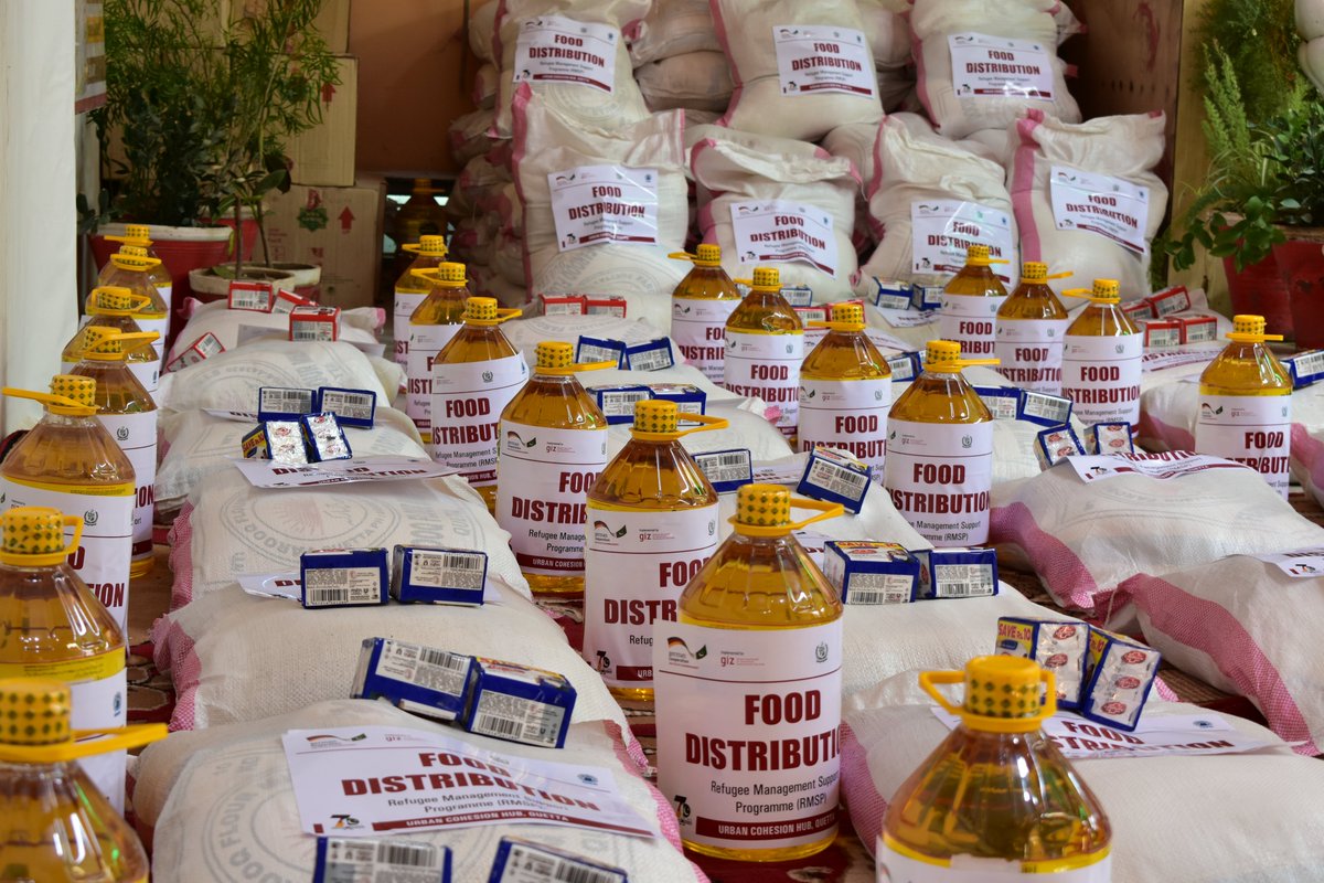 WESSPk's tweet photo. Through Community Initiative Funds (CIF), Urban Cohesion Hub distributed food packages among host &amp; refugee community in Quetta. 
#PromotingSocialCohesion
#UrbanCohesionHub @GIZPakistan https://t.co/F8RJJfFPwM