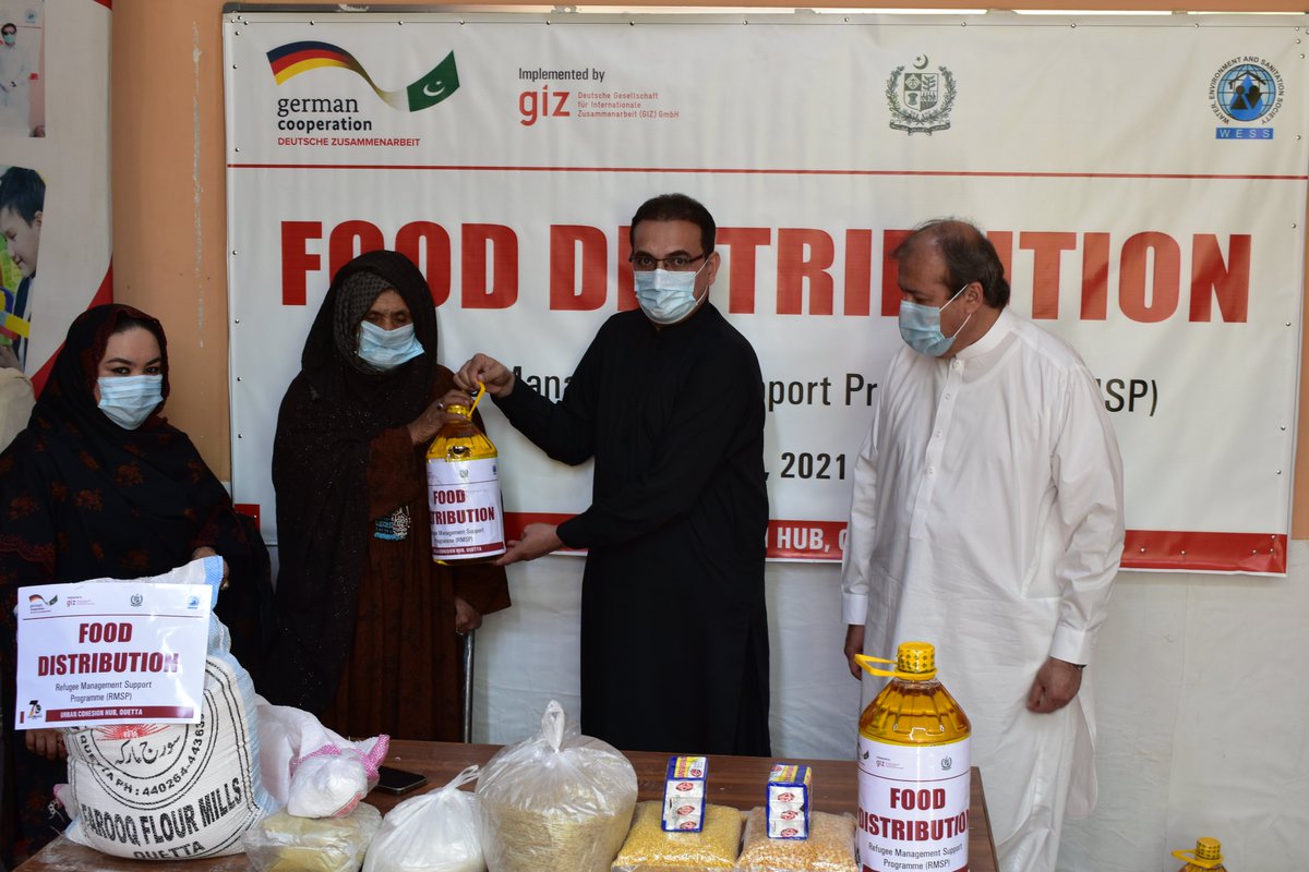 WESSPk's tweet photo. Through Community Initiative Funds (CIF), Urban Cohesion Hub distributed food packages among host &amp; refugee community in Quetta. 
#PromotingSocialCohesion
#UrbanCohesionHub @GIZPakistan https://t.co/F8RJJfFPwM