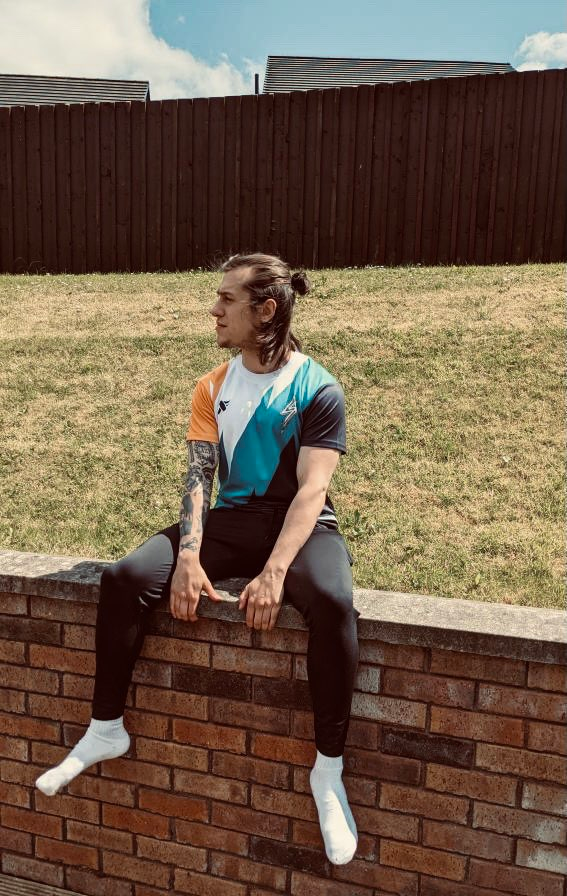 👀OH MYYYY👀

I think we have the most handsome head of esports with <a href="/BitSpooki/">Jake 'Spooki' Stevenson</a> 😍

Not to mention the Jersey looks absolute FIRE 🔥

Cop your own !! ggmerch.co.uk/lostsouls

P.S. Nice socks dude.

#LostThenFound