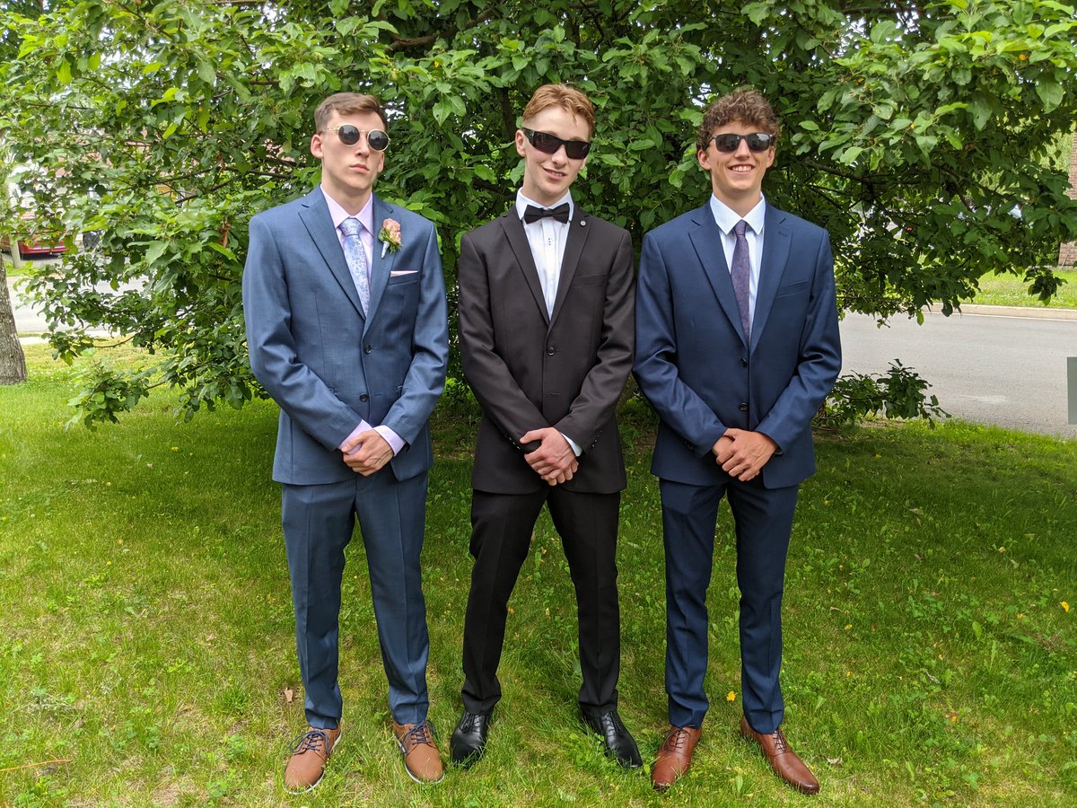 SandiMacKinnon's tweet photo. Congratulations Liam! Great things ahead for you my son. #UNBscience #math #proudparents https://t.co/d4hlzsGrJg
