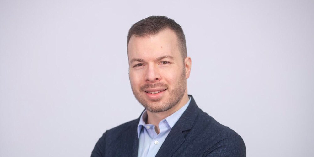 FrequenceESJ's tweet photo. ✏ @jokienzlen , conseiller régional du Parti socialiste, a dénoncé, sur Fréquence ESJ, l'alliance entre Valérie Pécresse et Sens Commun lors de sa présidence en Île-de-France ➡️ https://t.co/GZ4B87IJC2 #frequenceesj https://t.co/dQgW39WYFs