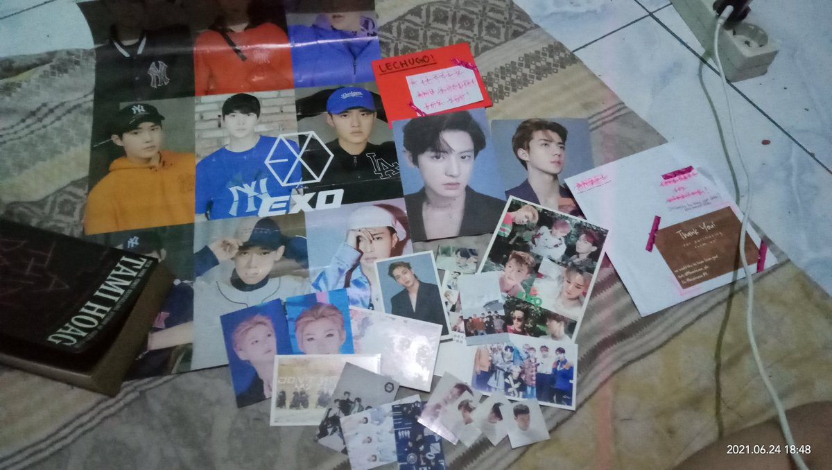 redsooshi's tweet photo. hello good evening, appreciation post kay ate @1029Lhei na owner ng @Moonbeans_ph, she gave me FREE EXO goodies, i got them kase one time i saw her post. SOBRANG CUTE DIN PO NI FELIX๐ญ THANK YOU PO ๐ PLEASE SUPPORT HER SHOP. I hope i can repay your kindness soon. sobrang sweet + https://t.co/wcohmxLNNJ