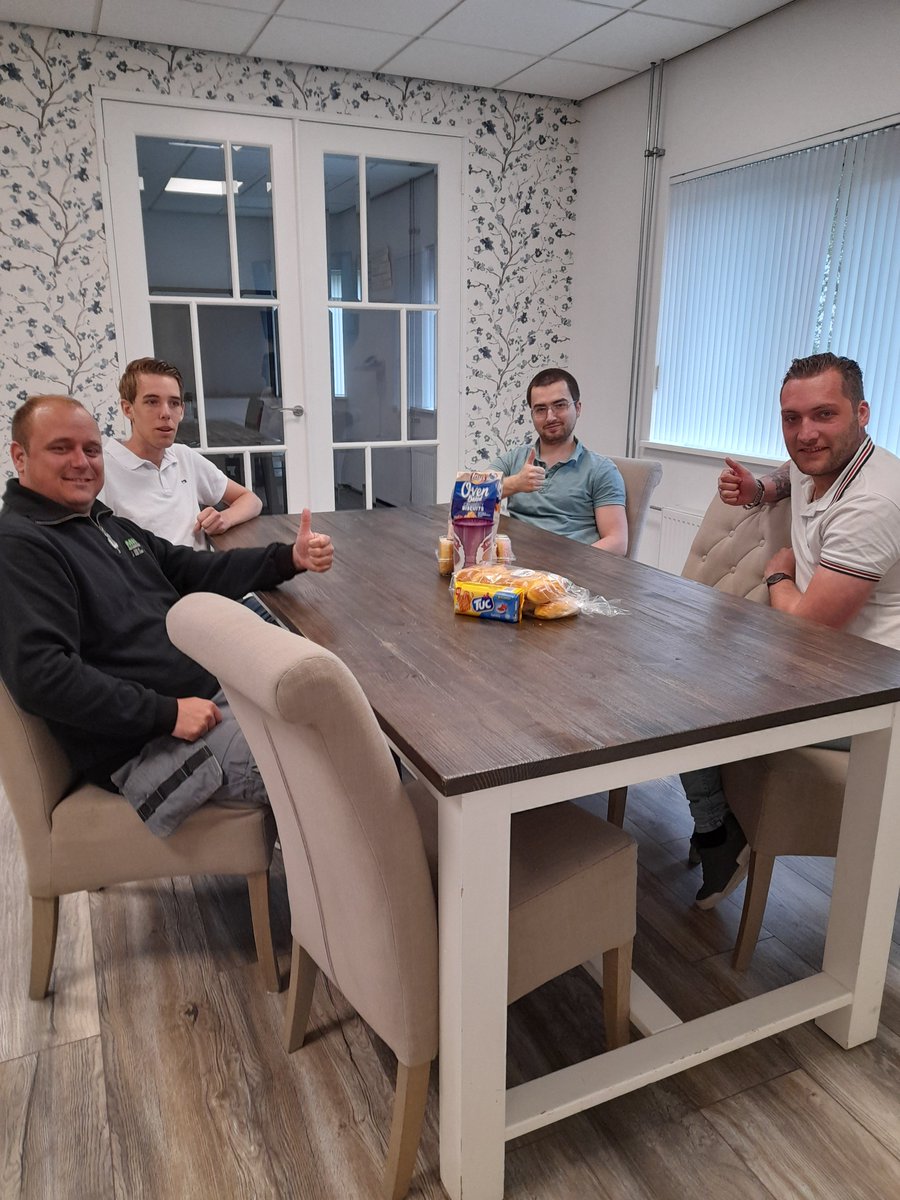 MIEGROUP Tech Thursday!

Afspraak is afspraak bij de MIEGROUP!

Wij zijn een bedrijf dat zich aan zijn woord houdt. 

Onze stagiar Kerim is ook een man van zijn woord. Verslapen = trakteren bij de MIEGROUP. Dank je wel Kerim!

info@miegroup.nl of 0228-584888