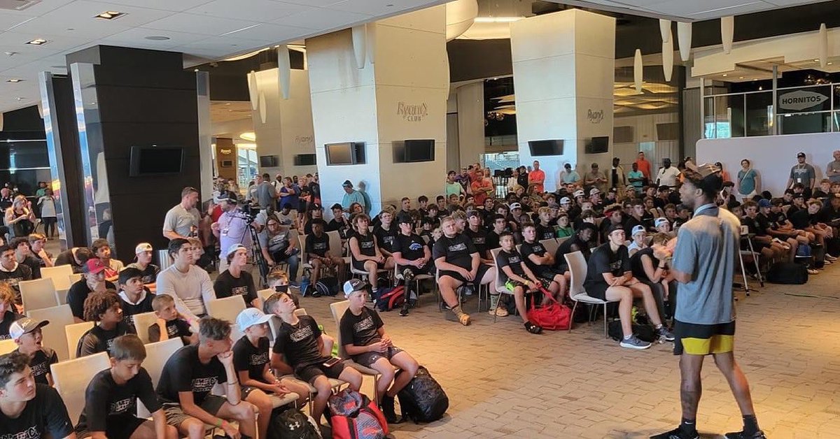 Camp IMPACT 2021

Former Clemson / Missouri superstar QB <a href="/KellyB125/">Kelly Bryant</a> (Kelly Bryant) giving some knowledge to our Athletes about the importance of academics and character!