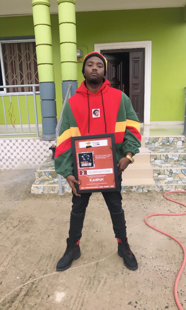 Kahpun_'s tweet photo. @GHMusicAwards came through with my nomination certificate 🙏🏿
Big up Charterhouse Ghana for the recognition 🔥🦅
Big up di fans dem same way 😉
#HigherHeightzArmy 🧙♂️
#HuntaProduction 🇬🇧
#RedPantherMusic 🐆
#VGMA22 🇬🇭 https://t.co/gyxSTgF3D0