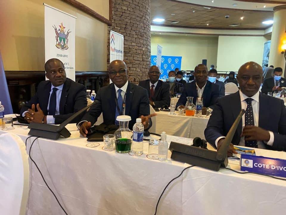 bile_diemeleou's tweet photo. J’ai pris part à la 10è session des plénipotentiaires de l’union panafricaine des postes à Victoria Falls au Zimbabwé avec la délégation de la Cote d ‘ivoire conduite par Le Ministre @AdomRogerFelix1
#PostalDialogue
#upu #upap #artci https://t.co/fbJ4moav7J