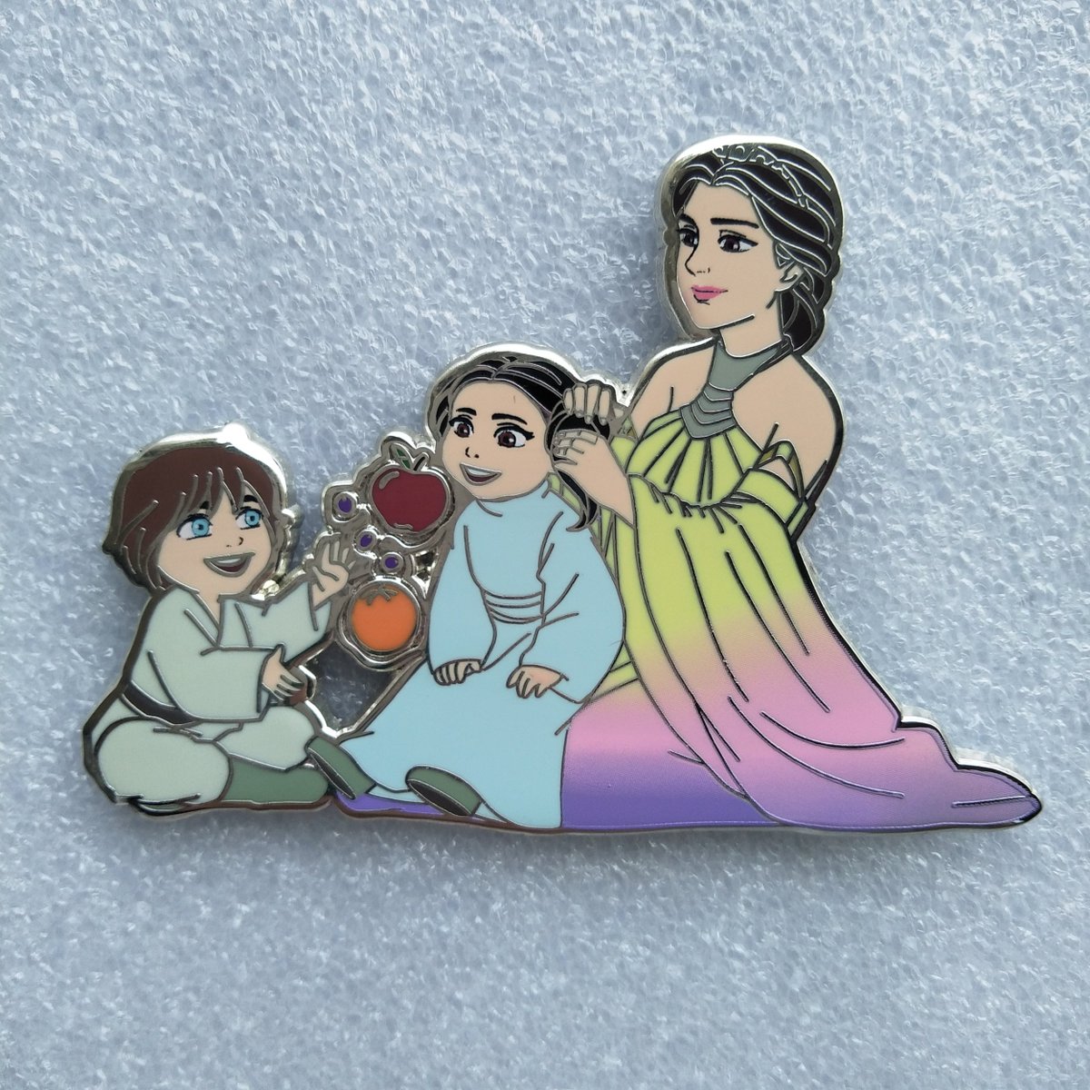 pin with gradient printing