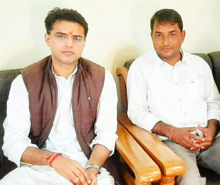 मुझे जाति पाँति में मत ढूंढना।
मैं सिर्फ इंसानियत में बसता हूँ।। 
<a href="/SachinPilot/">Sachin Pilot</a>