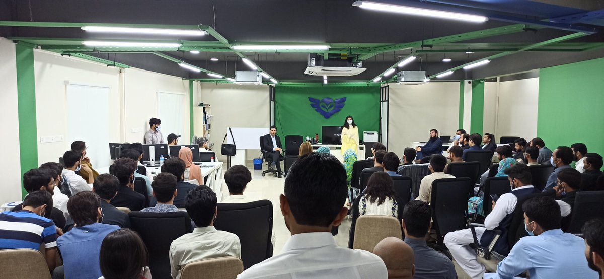 RapidevGroup's tweet photo. At Rapidev, we believe in making our employees feel heard and appreciated. We value their opinions &amp; suggestions about how can we do better and provide them with an opportunity to move forward with the organization
#TownHallMeetings #TheRapidevThursday #RapidevFamily #RapidevDMCC https://t.co/mY85L1RzBF