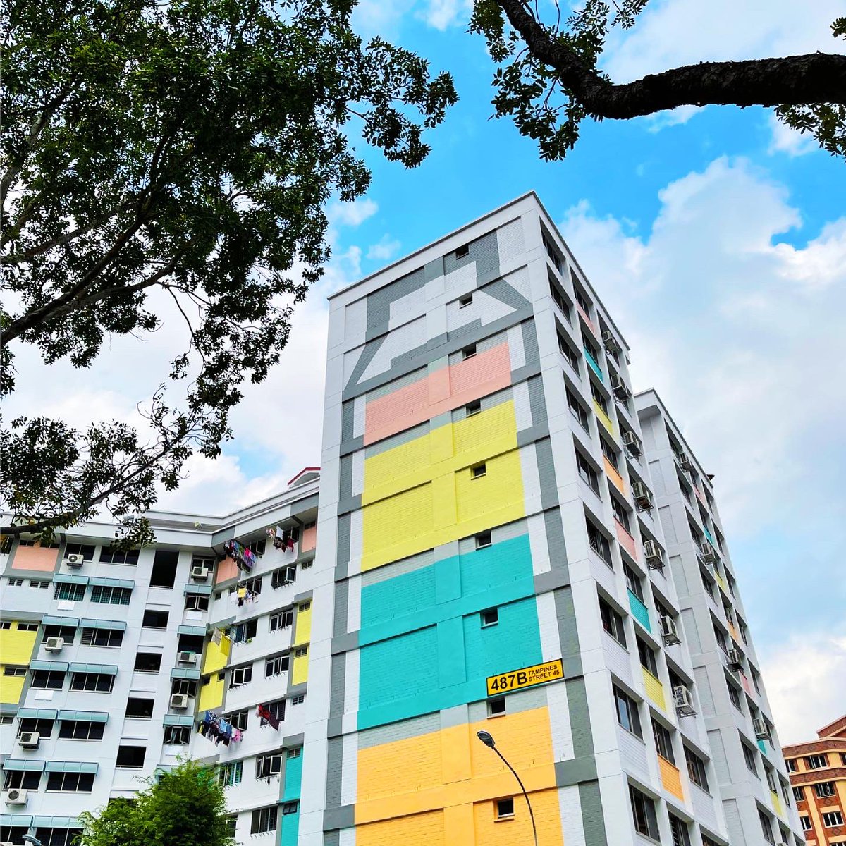 YamKeng's tweet photo. Walked around Tampines neighbourhood this afternoon to check on the repainting works.
Now that dining in is allowed, maybe we don’t need so many tingkats? 😂
#TampinesNorth
#TampinesTingkat #ResidentsChoice #TampinesTownCouncil https://t.co/0KApEp2gVc