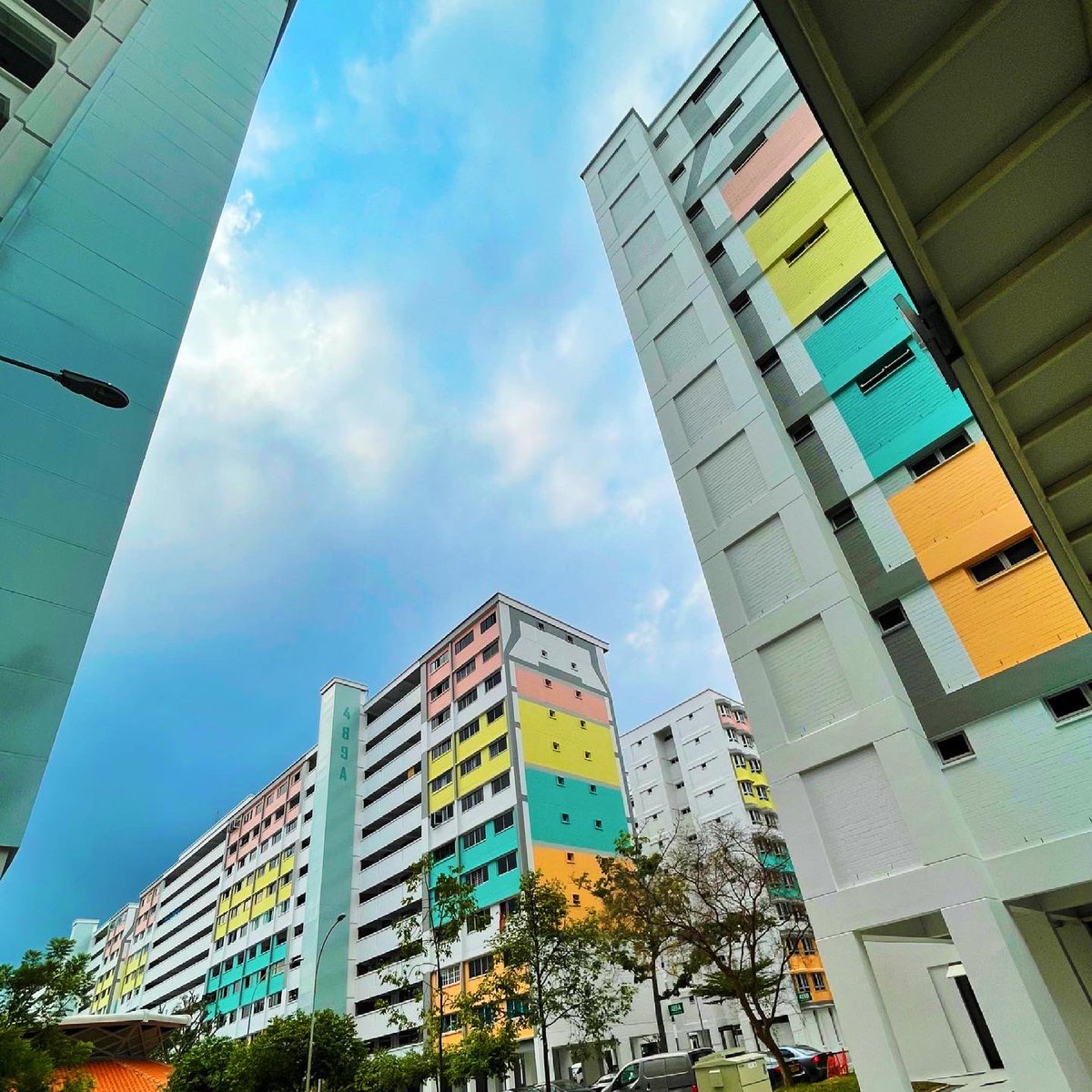 YamKeng's tweet photo. Walked around Tampines neighbourhood this afternoon to check on the repainting works.
Now that dining in is allowed, maybe we don’t need so many tingkats? 😂
#TampinesNorth
#TampinesTingkat #ResidentsChoice #TampinesTownCouncil https://t.co/0KApEp2gVc