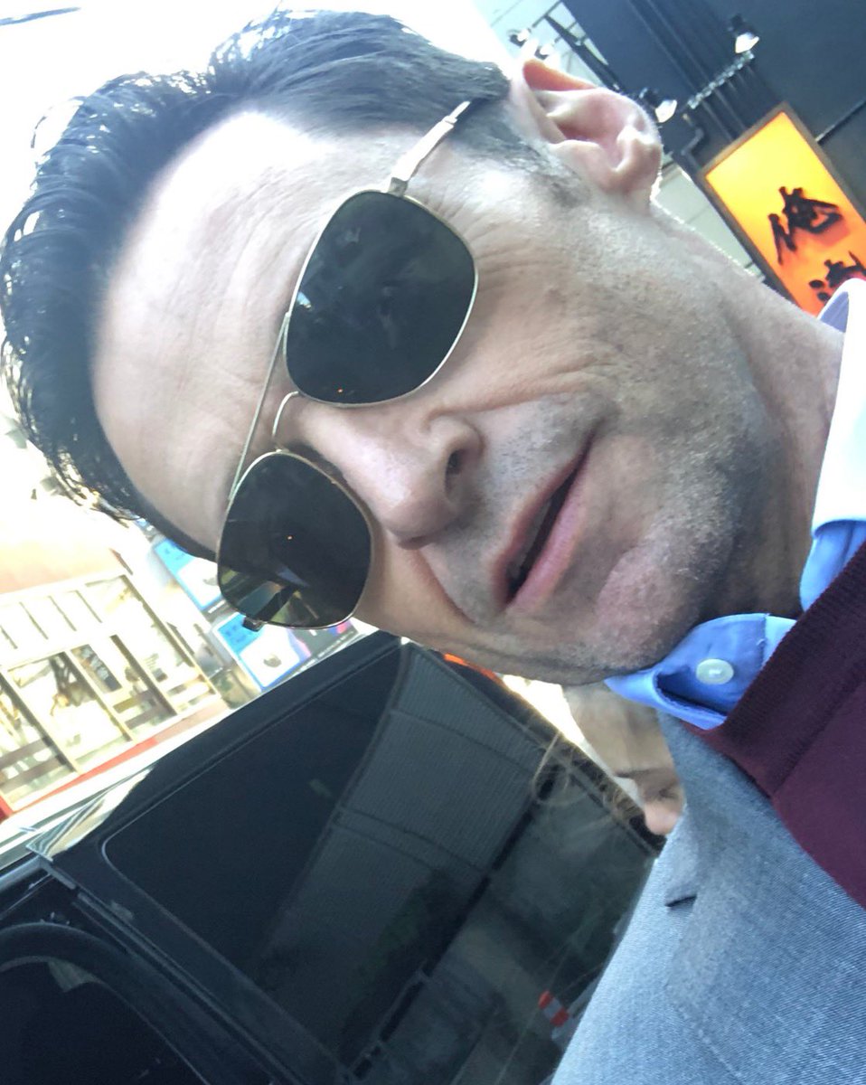 RealHughJackman's tweet photo. Seriously strong evidence that my selfie skills have improved. A lot. Maybe 4 years ago. #Tokyo One of my favorite cities. #throwbackthursday https://t.co/EtSeAFYSU7