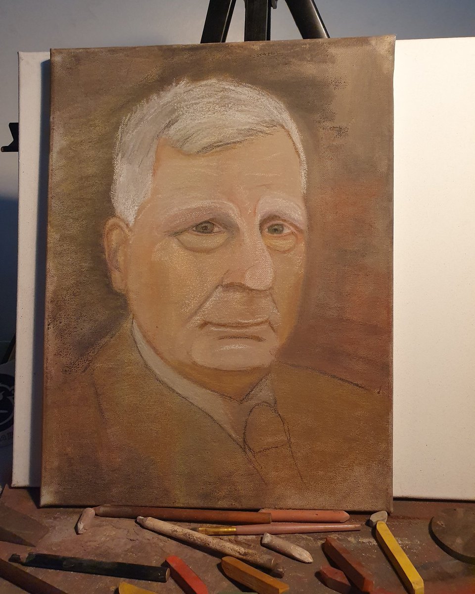 Today's video, a practice at skin tone layering using #lowry as the subject , watch here > youtu.be/Jl6Fq_SlFkk #DuppyArt #TeamZero #salford #manchester #art #pastels #northernart