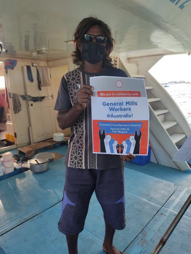 FishermensUnion's tweet photo. Solidarity from @FishermensUnion members to @UnitedWorkersOz members on strike @GeneralMills in #RootyHill fighting for secure jobs &amp; fair pay @oldelpaso #PassOnOldElPaso #WorkersRaiseWages https://t.co/3Dk2LHhelJ