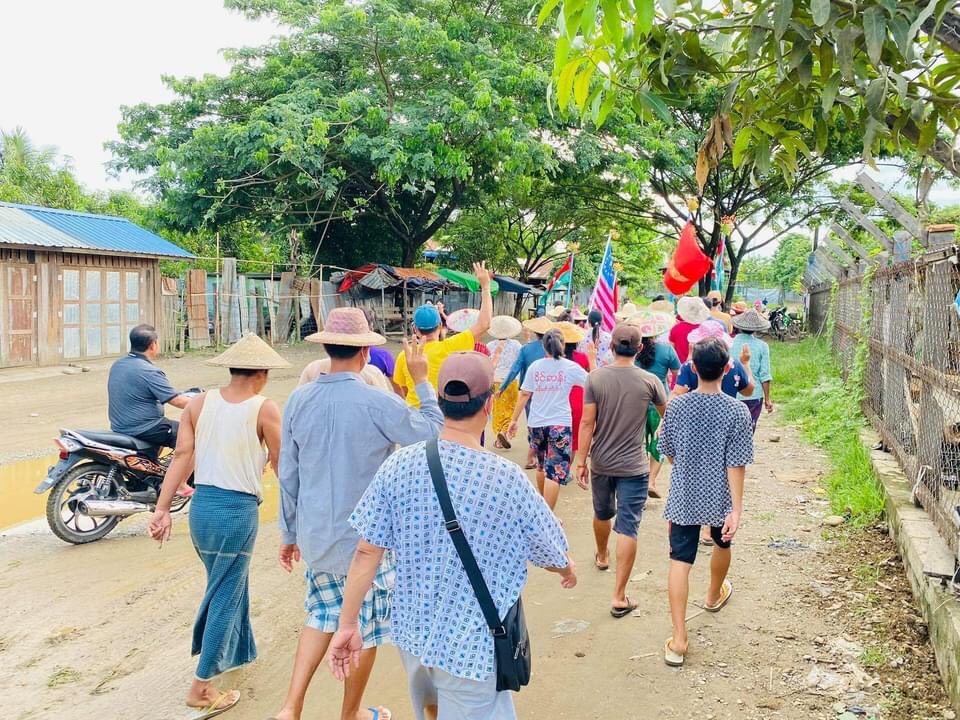Despite the gunfires before the strike began, local residents of Tamakhan Myothit in Hpakant Township staged a protest against the military dictatorship on the afternoon of June 24. #AuspiceRefugees #WhatsHappeningInMyanmar #June24Coup #MilkTeaAlliance