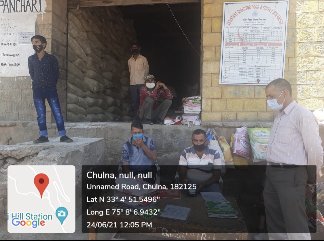 AD_FOOD_UDH's tweet photo. Distribution of PMGKAY and NFSA ration to the beneficiaries in different areas of the District Udhampur https://t.co/mzUHWB19Sb