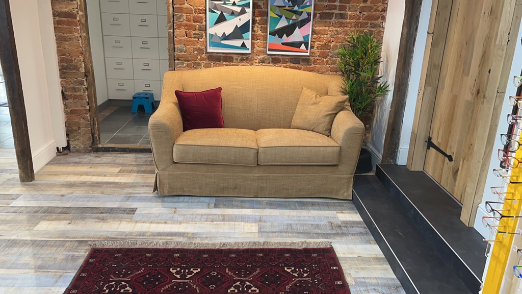 IRCammack's tweet photo. Come and visit us at our new Wendover practice😍😍. Call 01296625892 to make an appointment. Visit us at https://t.co/aKMlBFfT0X https://t.co/PCvwlA1mVn