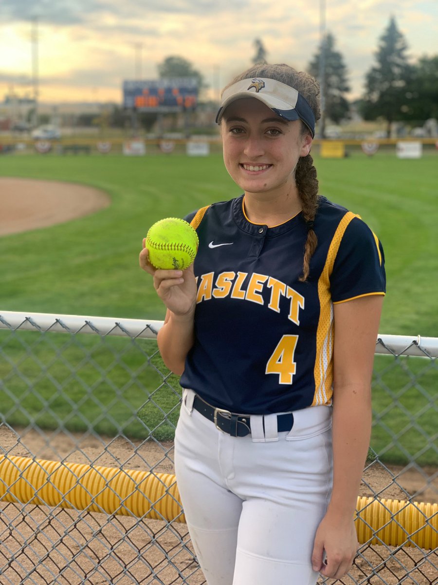 caitlyntravigl1's tweet photo. Last night I got to play in the Greater Lansing Hall of Fame High School All Stars Game with seniors from other schools in the greater Lansing area!

I hit a home run and was interviewed by the news after! 

@HaslettSoftball @mid_16u @CUAA_Softball https://t.co/R8qQZT9OVA