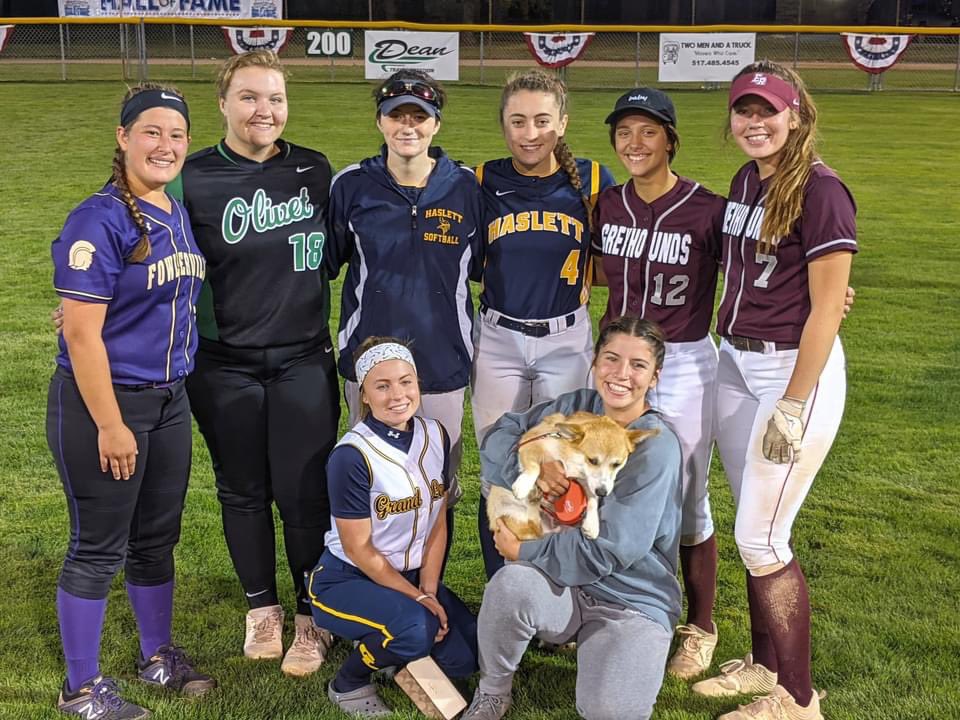 caitlyntravigl1's tweet photo. Last night I got to play in the Greater Lansing Hall of Fame High School All Stars Game with seniors from other schools in the greater Lansing area!

I hit a home run and was interviewed by the news after! 

@HaslettSoftball @mid_16u @CUAA_Softball https://t.co/R8qQZT9OVA