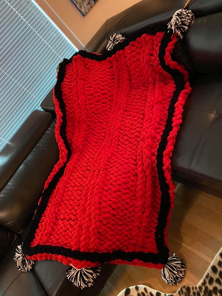 knit_chunky's tweet image. We're curious and we want to hear from you! How did you find out about our blanket shop? Let us know in the comments! 

#SweetTeaBlankets #ChunkyKnitBlankets