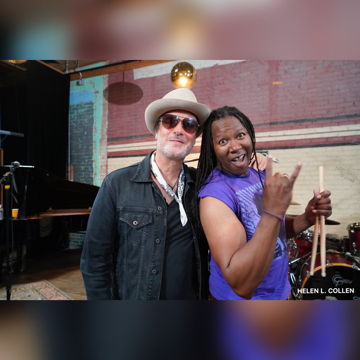 DeltaDeep_'s tweet image. #TBT to earlier this month when we played the #BeastlyBall 🔥 Check out more of these #BTS shots with our friend @Slash! 🤘 #LAZoo #conservation 
📸: Helen Collen