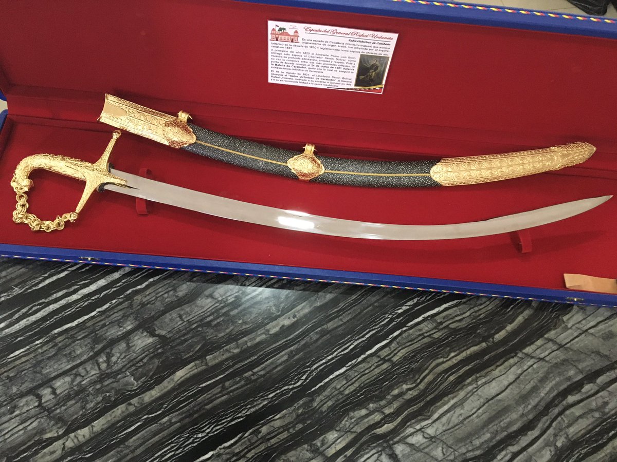 ¡ Hoy es Carabobo! Comparto con orgullo la imagen de la réplica de la espada que nuestro Libertador usó en Carabobo hace 200 años. Bolívar sigue al frente, y nos obliga a seguir luchando por una Patria donde podamos vivir con  Independencia, igualdad, justicia y dignidad.