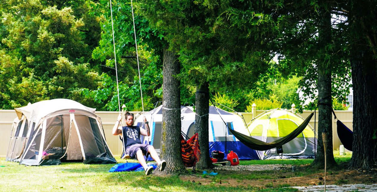 jordiebby's tweet image. I love my friends 😭. They drove 5+ hours to see our home and we threw a mini fest all weekend for my birthday. Can’t wait till next year ♥️✨