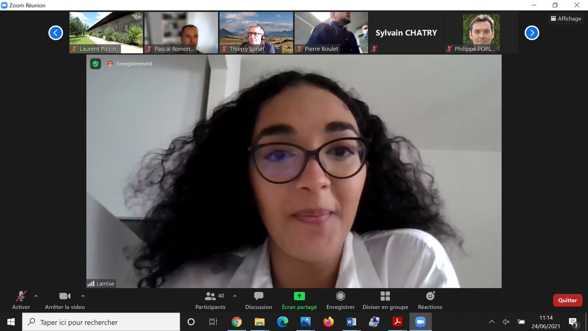 VpNum's tweet photo. Journée #Edtech @vpnum avec @simonelesrobots avec un coup de #kaxoon @MatthieuPoupard et le témoignage de notre collègue @melancon_guy @univbordeaux et d'une étudiante, Lamise, que nous remercions très chaleureusement pour sa participation -à distance! https://t.co/iVfSvr96ci