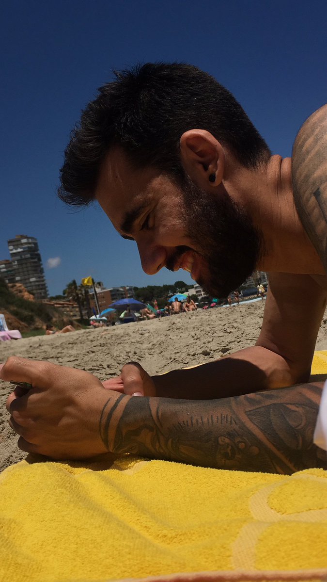Alfereza_'s tweet photo. Feliz porque no está perdiendo elo en FaceIt #2000iq #stonks @srbuzzy_ https://t.co/1RxeJwVCb4