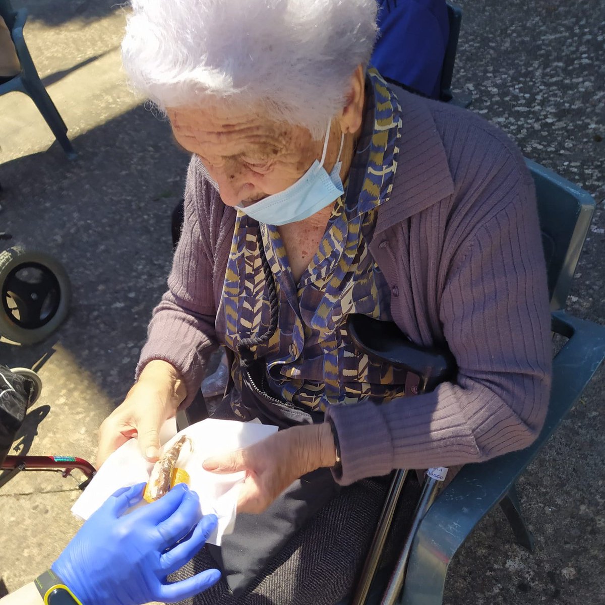 ¡Vaya mañana! la de nuestros abuelos de <a href="/arlanza_rio/">Residencia Río Arlanza</a>. 🎉🎑Ellos si que saben celebrar San Juan como se merece. 👩‍🍳🧑‍🍳👨‍🍳 Con un almuerzo de categoría, y es que #salasmola #Verano2021