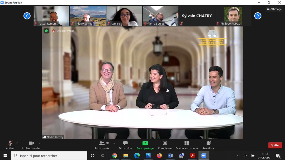 VpNum's tweet photo. Journée #Edtech @vpnum avec @simonelesrobots avec un coup de #kaxoon @MatthieuPoupard et le témoignage de notre collègue @melancon_guy @univbordeaux et d'une étudiante, Lamise, que nous remercions très chaleureusement pour sa participation -à distance! https://t.co/iVfSvr96ci