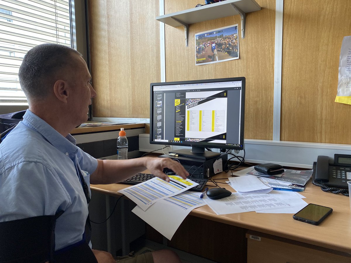 polonaBerta's tweet photo. Reporter @TKovsca in statistik @MihaMisic se že ogrevata. Predstavitev ekip @LeTour ob 18.30 na #tvs2 #tdftvs https://t.co/BRCrB0OsUw