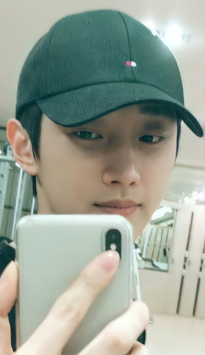 iratto_JY's tweet photo. [진영아 뭐해?]의 또다른 말은 
진영아 보고싶다아아😭😭💕

@_jinyoung911118 #진영🦊 https://t.co/g6lZ0Pl7NI