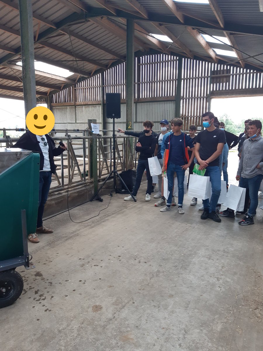 Démarrage du rallye elevage allaitant à la ferme des Etablieres à La Roche sur Yon en partenariat avec la Ferme expérimentale <a href="/ChambagriPdL/">Chambres agri PdL</a> <a href="/Agri85_/">Agri85 Vendée agri</a> et <a href="/AgriStartSumm/">Sommet international de l'innovation agricole</a> 
#vendée #innovation