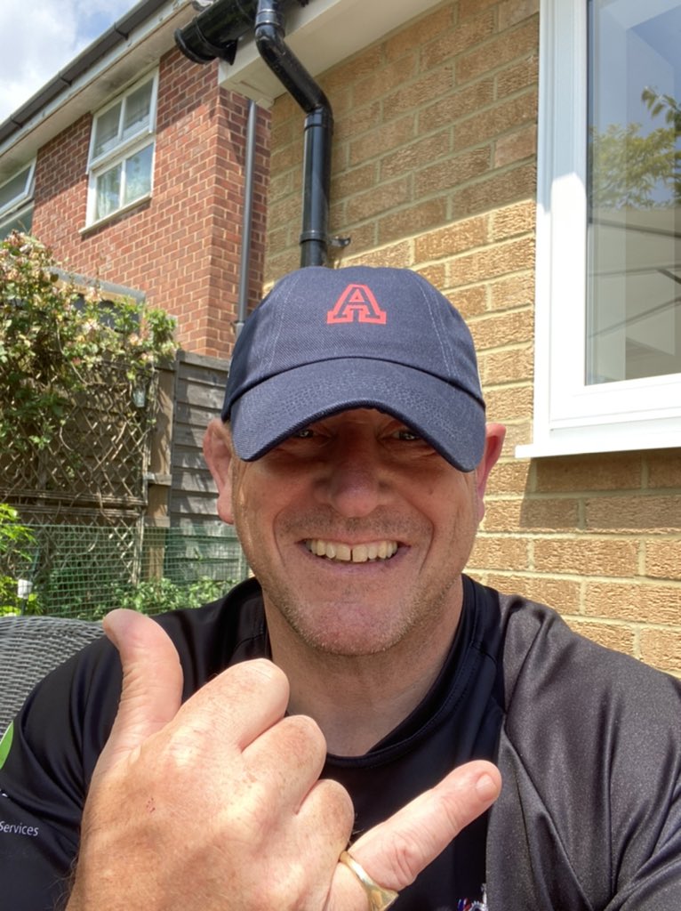 Andykerr_RE's tweet photo. Thank you to my crewie @dreamadream49 for my lovely crew hat. It has now taken over from my old rowing one that Barney likes. 85 kms left to do from 725 kms that is the #conquerthecape 🚣🏻‍♀️🇳🇱🇬🇧😎 https://t.co/r24zGETn4o