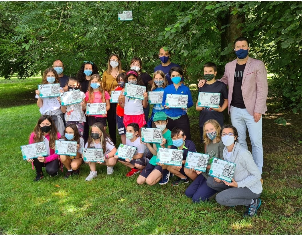 aytopielagos's tweet photo. Los alumnos y alumnas del Colegio Estela de Zurita,  guardianes del Parque del Picón https://t.co/JQbSSfqpox https://t.co/9Bi2RipT1u