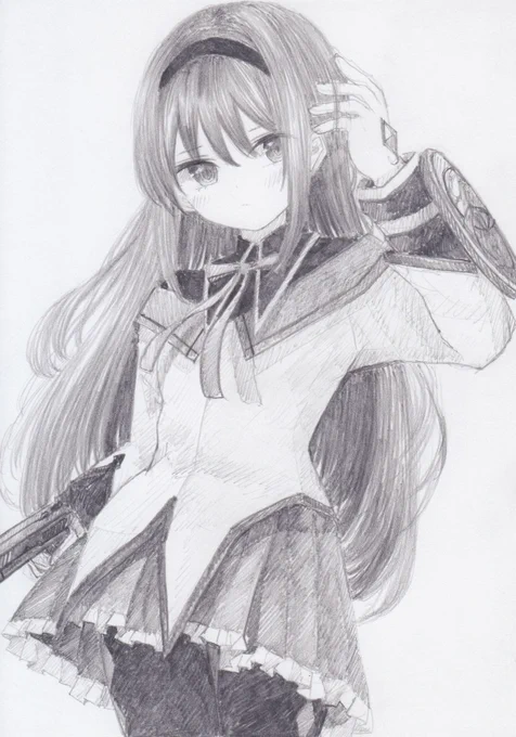 シャーペンで描きました。
魔法少女まどか☆マギカから、暁美ほむらです
#魔法少女まどかマギカ 