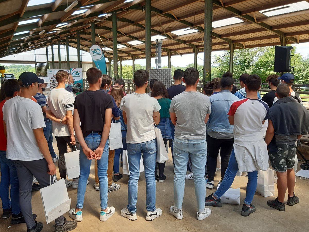 (#SommetInnovation  #Agricole)
#Rallye #élevage #allaitant <a href="/TechElevage/">Tech Elevage</a>

Lancement des ateliers 
#Greenfeed avec l'<a href="/InstitutElevage/">Institut de l'élevage - Idele</a>  à la ferme expérimentale des Établières. Le sujet : quantifier  les émissions de méthane en #élevage  #bovin #viande 
#Vendee
#Infagri85