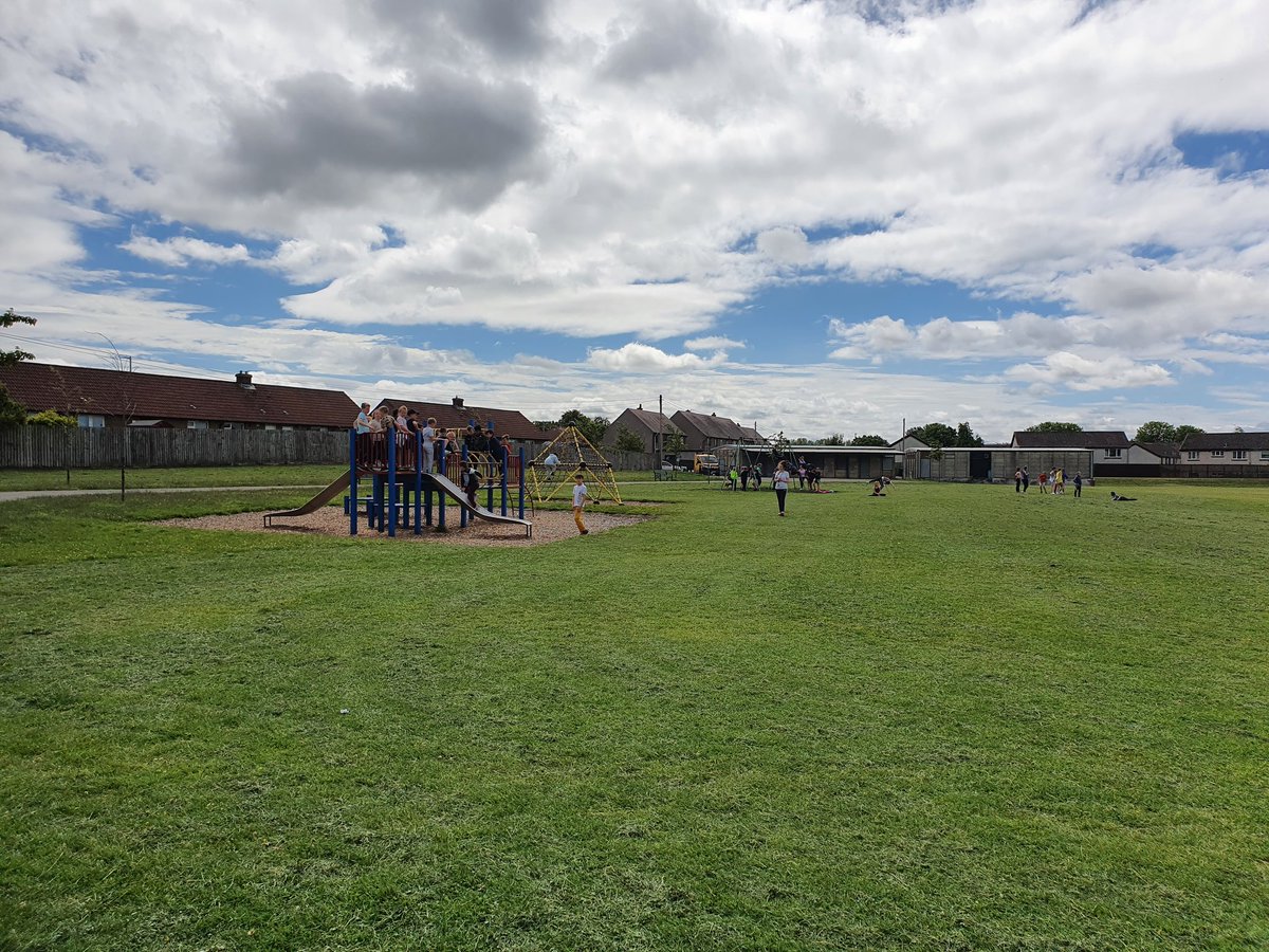 MrsNicholsonCPS's tweet photo. 11 - 12pm: Trip to the Park 🎠🌞
@carronshoreps #CPSFunDay https://t.co/qN1FjNPut4