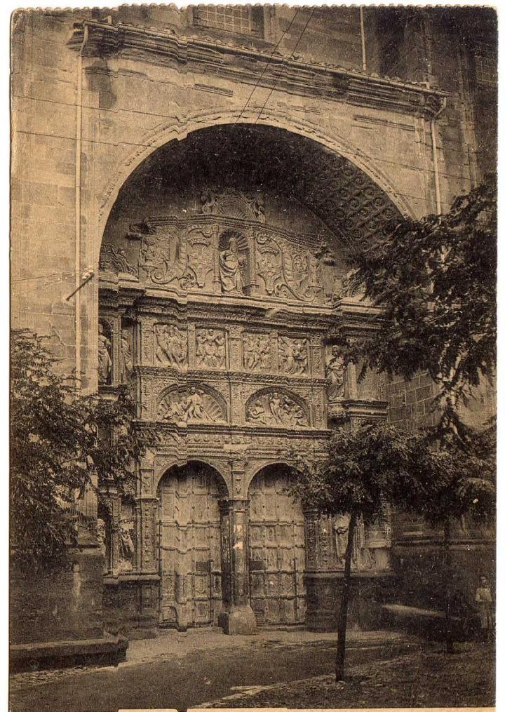 haroturismo's tweet photo. Si hay un sitio de obligada visita en la ciudad de #Haro, ese es la Parroquia de Santo Tomás.👀 Su portada, de estilo plateresco español, fue realizada a modo de retablo por Felipe Vigarny en 1516. Seguro que este pórtico no te dejará indiferente.😱😍 #Haroturismo #Harotodoelaño https://t.co/25VVofbuD9
