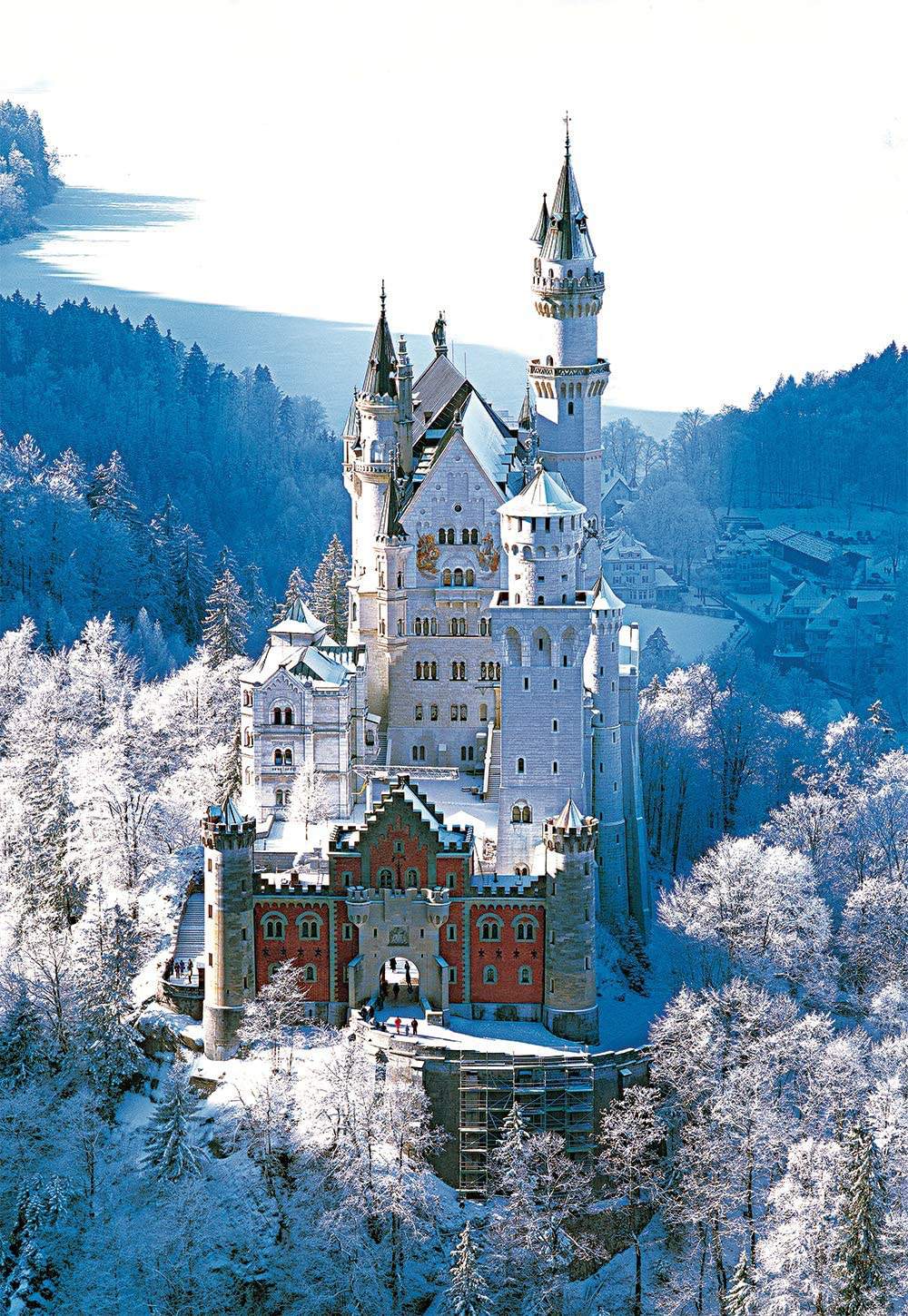 One Piece Castle ONE PIECE NETFLIX FAN on Twitter: "A thread on real world inspiration for one  piece locations, which the live action could try to include in Alabasta  saga. Drum Castle: Germany (Neuschwanstein Castle)