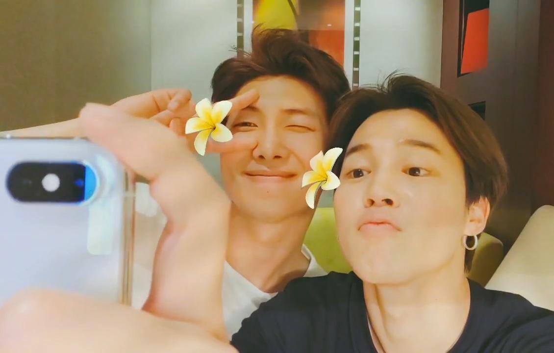 jmfolder's tweet photo. theres just something about these two  
#MINIMONI https://t.co/4q4r2c4sow