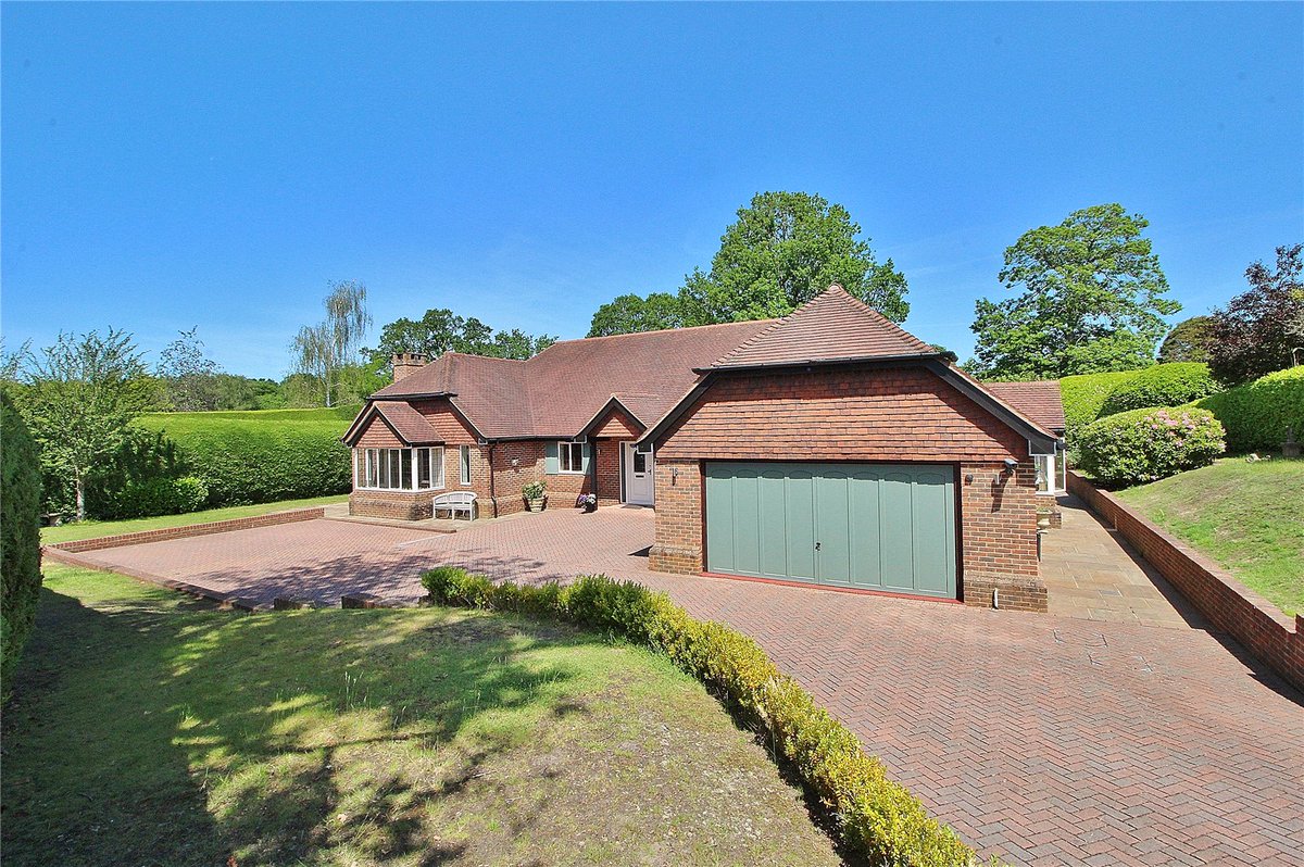 MichaelJonesEA's tweet photo. Harborough Hill, #Pulborough

Request a virtual or personal viewing by calling our Findon Sales office: 📞 01903 872 949

Full details > https://t.co/ePX3q7DZna

#ForSale #PropertyForSale #MichaelJones #Property #FamilyHome #ModernProperty #Garden #VillageProperty https://t.co/exH8JA0Oiv