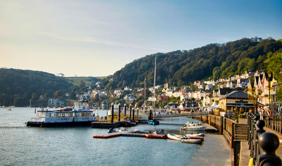 Explore your roots in Personal Heritage Tour with <a href="/ProGenealogists/">ProGenealogists</a> &amp; <a href="/KensingtonTours/">Kensington Tours</a> 

The unique private-guided travel experience, customised around your family history, takes you around places and moments in your family’s past.

Discover your ancestry: reconnect-england.co.uk/ancestry