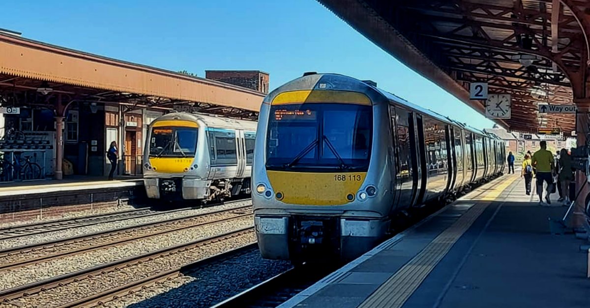 transport_rc's tweet image. Went for a change for once..

Here we have 168 113 sitting on platform 2 working 1H35, also with a  very sneaky 168110 on platform 3!

(16/06/21)

📸Leamington Spa Station

@chilternrailway #LeamingtonSpa #Class168
