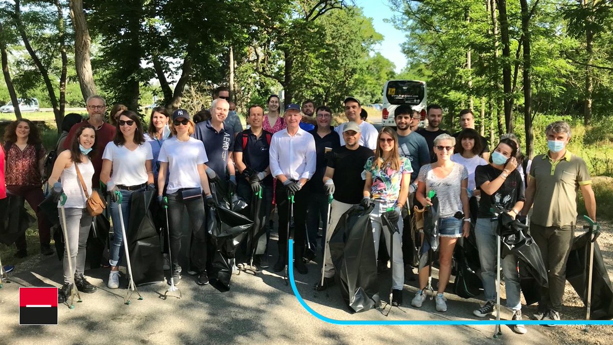 ayvens_group's tweet photo. To make a small contribution to protecting our environment, our employees collected more than 800kg of garbage, in just one morning, at a local forest near our headquarters👏👏!
#ReadyToMoveYou #MoveForGood #ReadyToHelp https://t.co/j7zWhIfbBU
