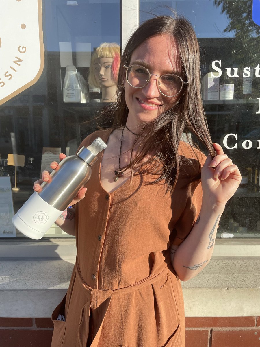 discoverbloordale (@livebloordale) on Twitter photo ✨Lots to celebrate here!✨
➡️ Salons and personal services reopening very soon (hurray!)
➡️ giving thanks to Alicia, owner/operator of <a href="/queensshophair/">Queen's Shop</a> for being an awesome Board Member for the #BloordaleBIA
➡️ the new eco-friendly branded water bottles now available at the shop ✨Lots to celebrate here!✨
➡️ Salons and personal services reopening very soon (hurray!)
➡️ giving thanks to Alicia, owner/operator of <a href="/queensshophair/">Queen's Shop</a> for being an awesome Board Member for the #BloordaleBIA
➡️ the new eco-friendly branded water bottles now available at the shop
