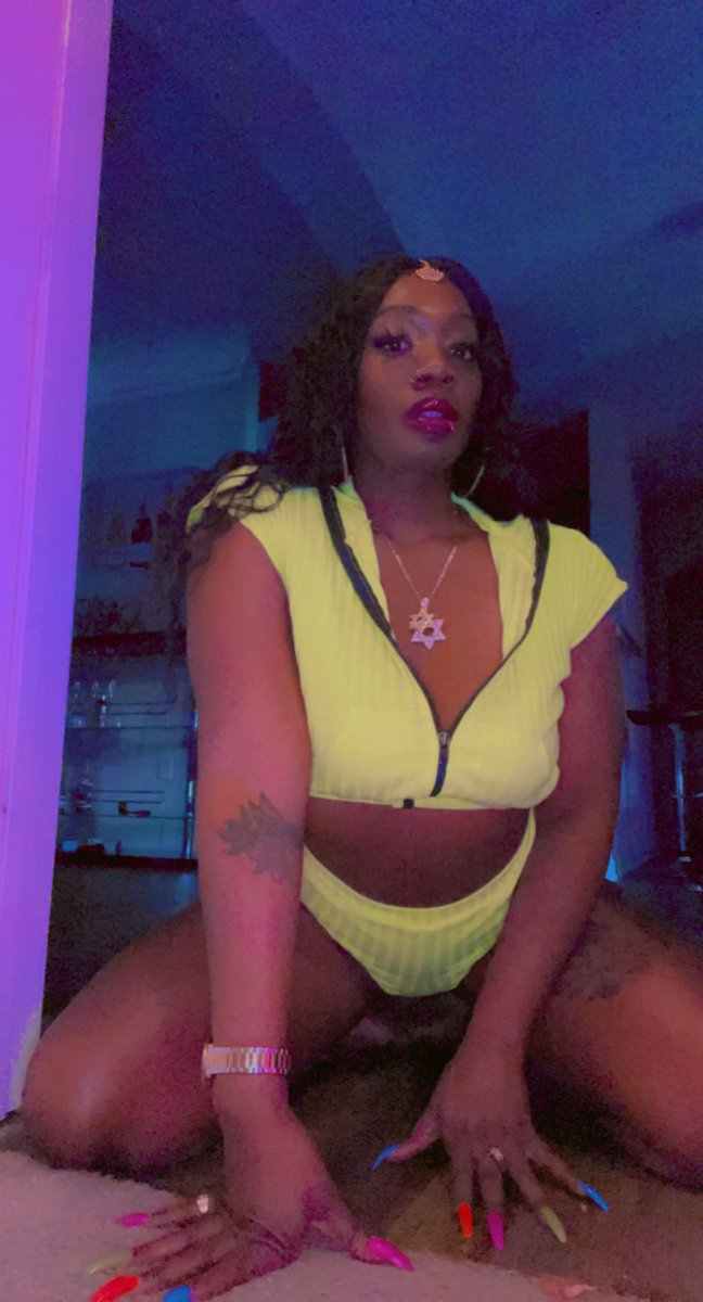 Kali_DreamsXxx's tweet photo. #QueenKaliD https://t.co/or5cXgZbgZ