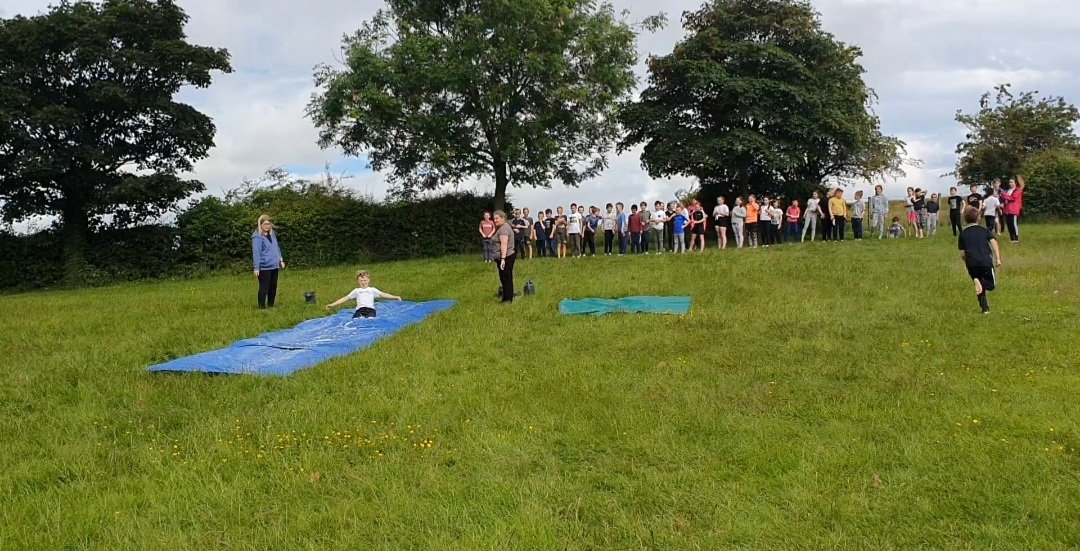 MrsNicholsonCPS's tweet photo. 10 - 11am: Slip &amp; Slide 🌊 @carronshoreps #CPSFunDay https://t.co/1oqQJJKcbP